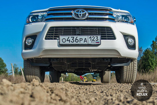 Toyota Hilux 2015 возле Саратовской